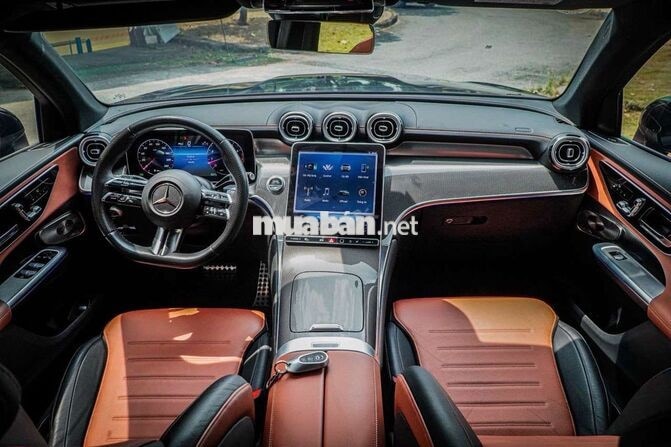 Mercedes GLC 300 All New 2023 Xám Titan cực đẹp