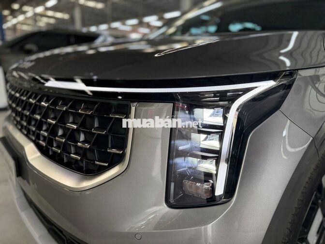 Kia New Carnival Luxury 8 chỗ 2025 Mới 100%