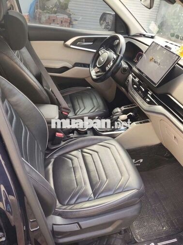 Kia Carens Luxury 2023 Đen 7 chỗ Xăng