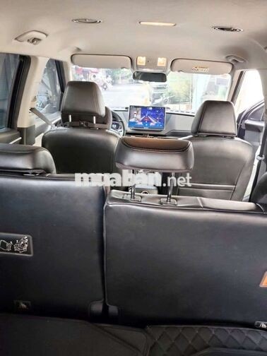 Kia Carens Luxury 2023 Đen 7 chỗ Xăng