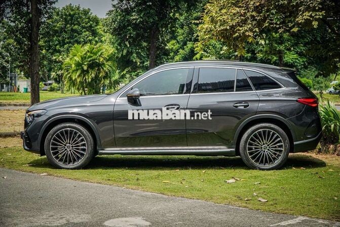 Mercedes GLC 300 All New 2023 Xám Titan cực đẹp