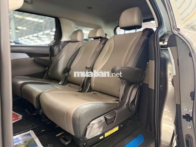 Kia New Carnival Luxury 8 chỗ 2025 Mới 100%