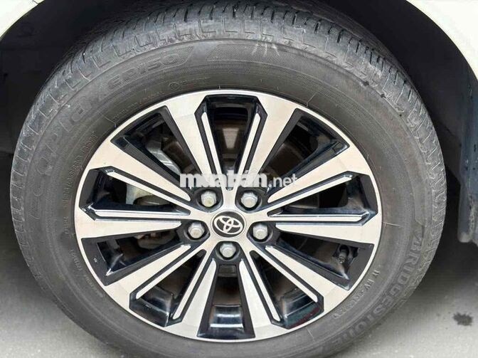 TOYOTA AVANZ SỐ TỰ ĐỘNg 2024