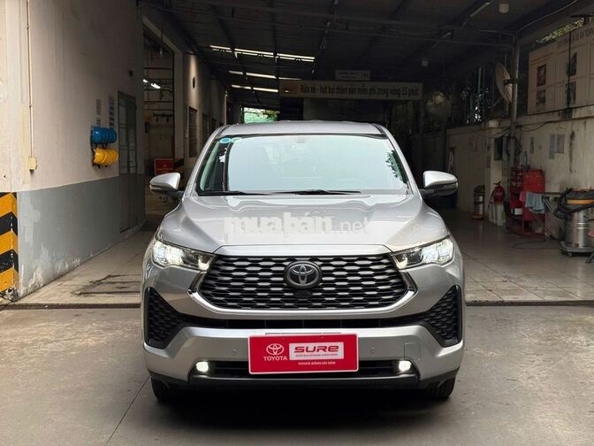 Toyota Innova Cross 2.0V 2024 Bạc 32.526km