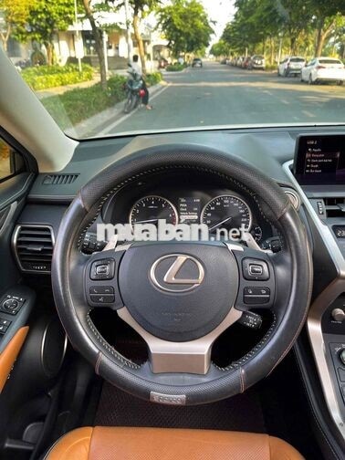 Lexus NX300 2019 Trắng 9 vạn km