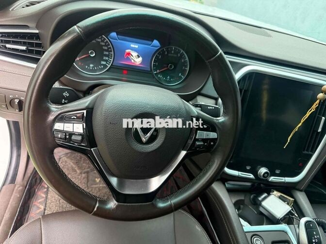 VinFast Lux A2.0 2019 Trắng 11 vạn