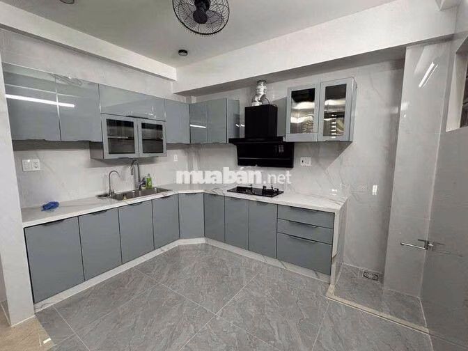Q11- Mặt tiền - Hàn hải nguyên - 5 tầng - 4*12 - giá thuê 30 triệu TL