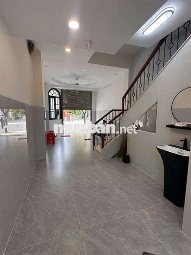 Q11- Mặt tiền - Hàn hải nguyên - 5 tầng - 4*12 - giá thuê 30 triệu TL