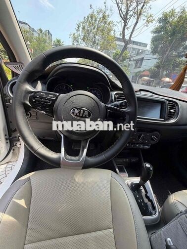 Kia Soluto Trắng 120000km