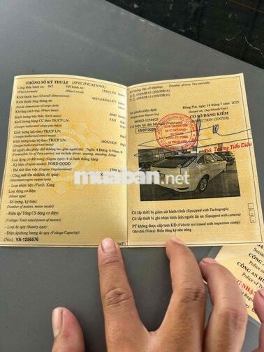 Ford Focus Trắng 5 chỗ