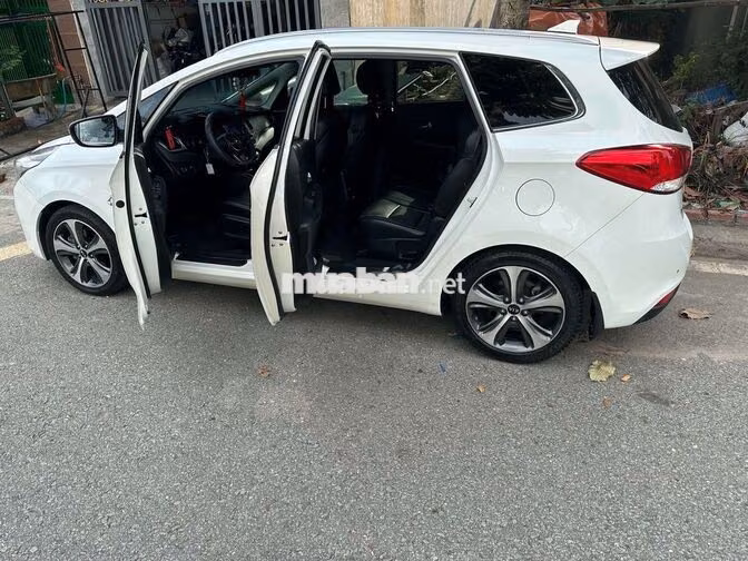 Kia Rondo Trắng Tự động 77000 km