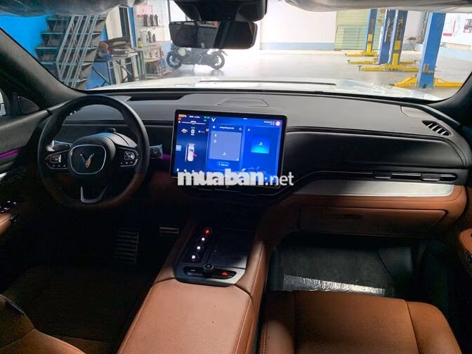 VinFast VF9 PLUS 6S 2025 Trắng