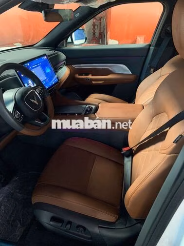 VinFast VF9 PLUS 6S 2025 Trắng