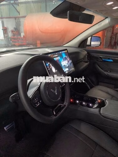 VinFast VF8 ECO 2025 Trắng