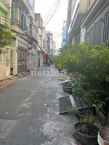 BÁN NHÀ LỚN CĂN ĐÔI. DT: 8,1-37m, DTtrệt:298m, DTSD:500m, một lầu