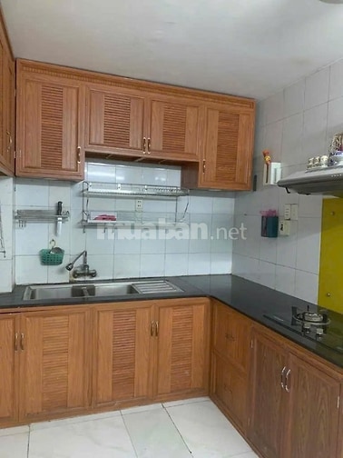 BÁN NHÀ LỚN CĂN ĐÔI. DT: 8,1-37m, DTtrệt:298m, DTSD:500m, một lầu
