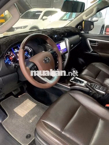 Toyota Fortuner 2.7V 2018 Bạc