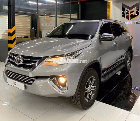 Toyota Fortuner 2.7V 2018 Bạc