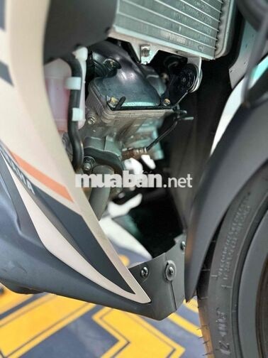 Yamaha LC V8 2025 Nâu đen 7000 km
