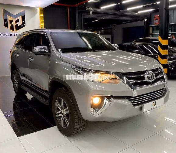 Toyota Fortuner 2.7V 2018 Bạc