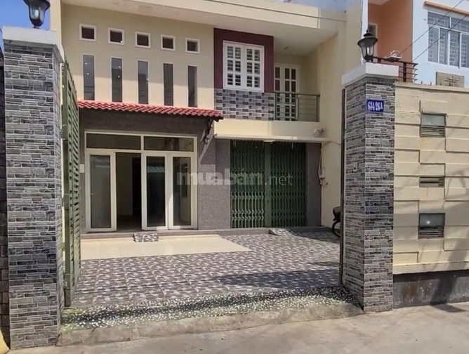 BÁN NHÀ LỚN CĂN ĐÔI. DT: 8,1-37m, DTtrệt:298m, DTSD:500m, một lầu