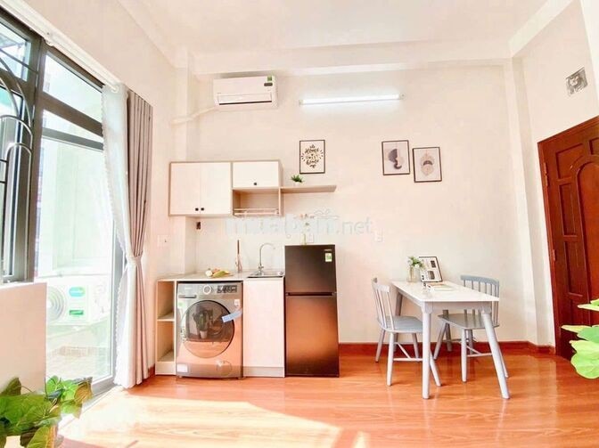 Em còn 1 phòng ban công ngay Cầu Vượt 3 tháng 2 Quận 10