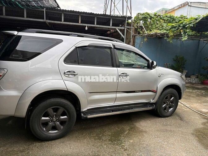 Toyota Fortuner 2010 Xăng Bạc Tự động 13 vạn