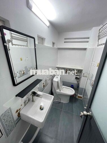 Cho thuê phòng tầng trệt 40m2 có sân riêng, 2 phòng ngủ nội thất sẵn