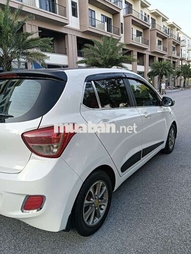 Hyundai Grand i10 Số sàn 5 chỗ Trắng
