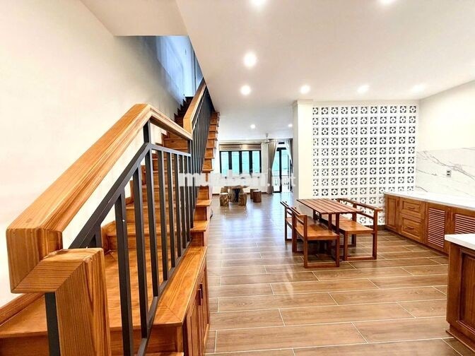CHO THUÊ NHÀ Ở KINH DOANH 1 TRỆT 1 LẦU PHƯỜNG 7 GIÁ 10 TRIỆU/ THÁNG