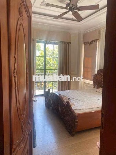 Biệt Thự 2MT Phú Mỹ Hưng, 15x18(303m2), SHR, Hoàn Công, 4 Tầng, 115 tỷ