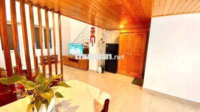 CHO THUÊ CĂN HỘ 2 PHÒNG NGỦ FULL NỘI THẤT CÓ CỬA SỔ THOÁNG MÁT PHƯỜNG