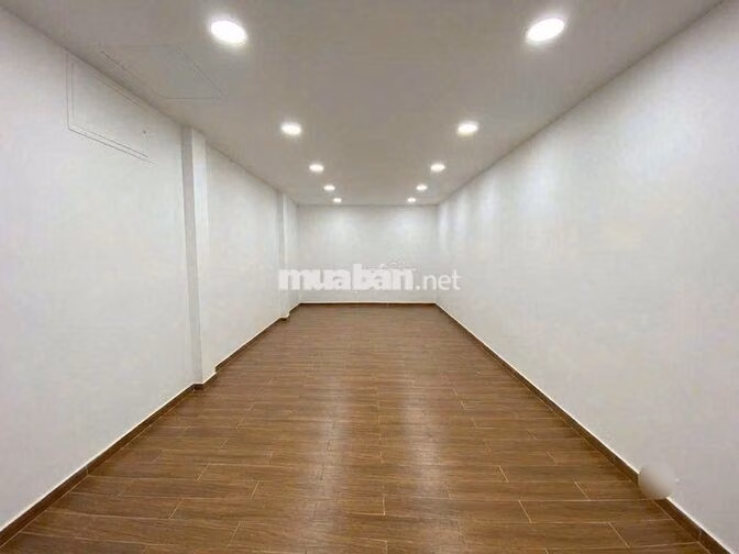 SIÊU PHẨM KHU BÀU CÁT- 133C Nguyễn Hồng Đào, TB- 5x18m, 4 Tầng, 360m2