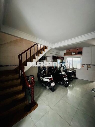 Nhà 3 tầng 60m2 ngang 4.4m gần công viên Tân Phước - giá 4.7 tỉ