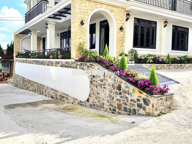CHO THUÊ NHÀ Ở KINH DOANH 1 TRỆT 1 LẦU PHƯỜNG 7 GIÁ 10 TRIỆU/ THÁNG