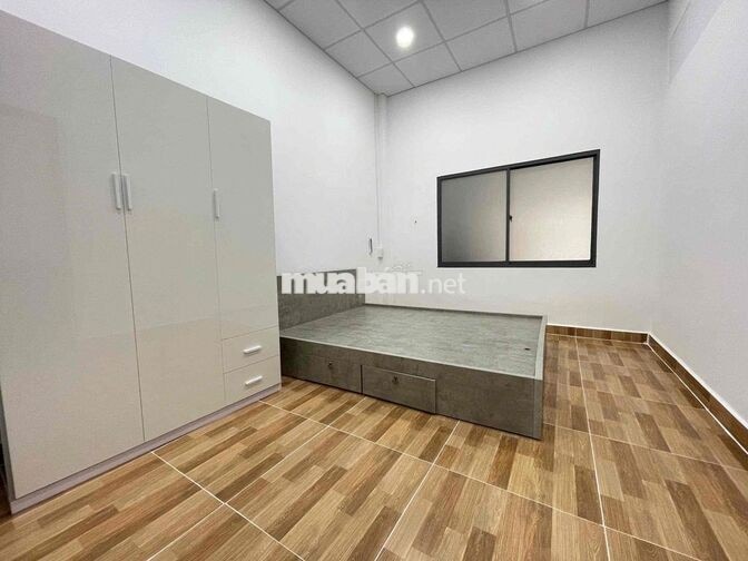 Cho thuê phòng tầng trệt 40m2 có sân riêng, 2 phòng ngủ nội thất sẵn