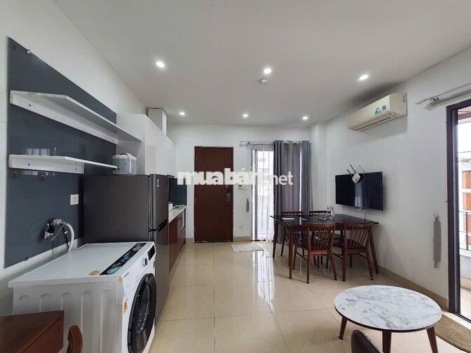 Cho thuê căn hộ 1 phòng ngủ, 50m2, ban công rộng, tầng 4, hướng biển
