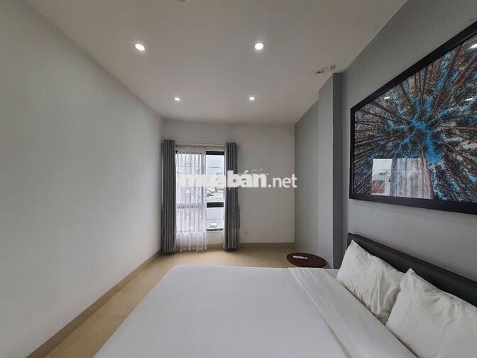 Cho thuê căn hộ 1 phòng ngủ, 50m2, ban công rộng, tầng 4, hướng biển