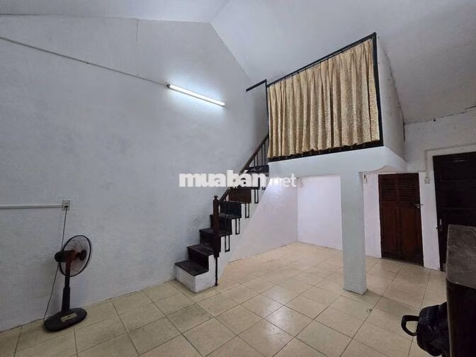 Nhà cấp 4 33m² + gác lửng, gần trường Ngô Quyền – Hồng Mai – 5,5tr