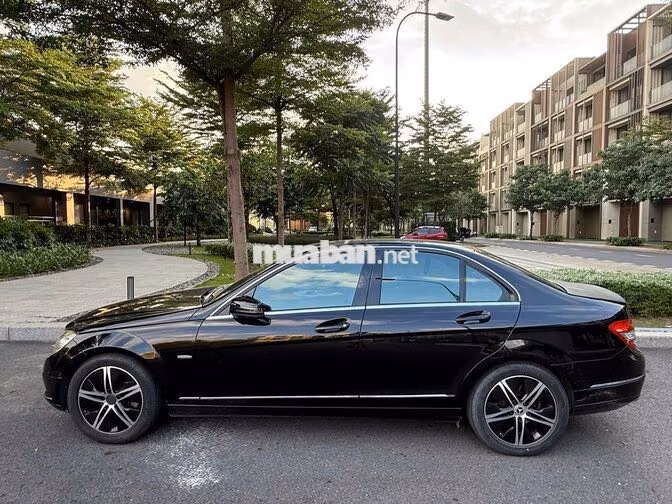 Mercedes-Benz C200 CGI 2010 Số tự động Đen