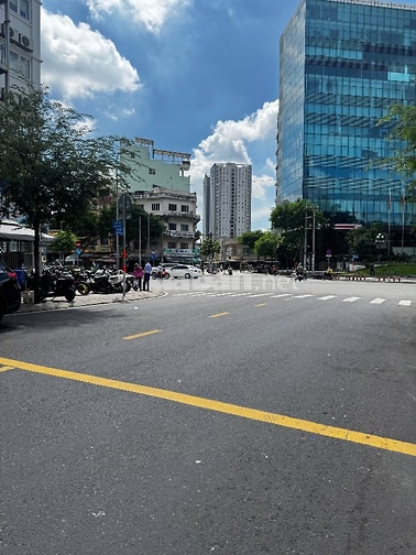 Bán nhà 67 nguyễn trường tộ, p.Xóm chiếu Q4. 4x18, 4tầng, giá 35tỷ
