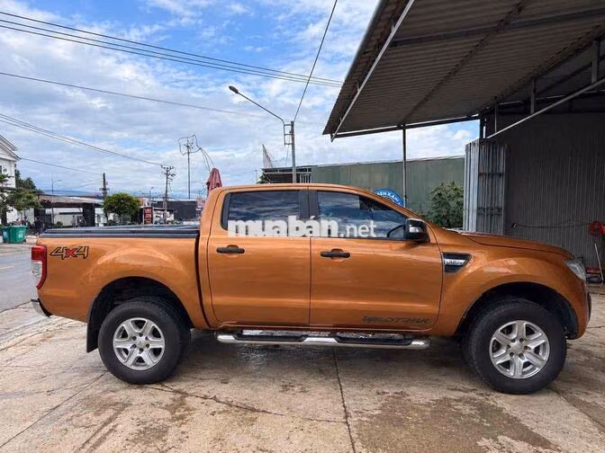 Ford Ranger XLT 2013 Số sàn Cam