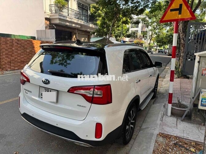 Kia Sorento 2018 2.4GATH Premium 7 chỗ Trắng