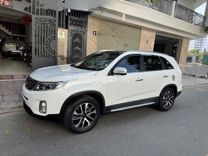 Kia Sorento 2018 2.4GATH Premium 7 chỗ Trắng