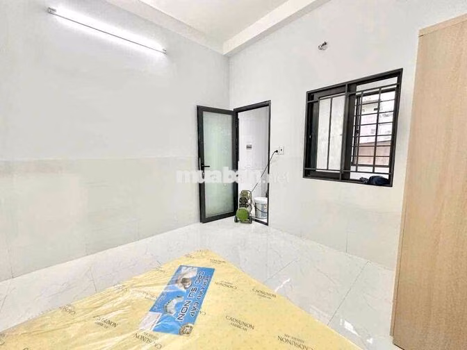 PHÒNG TRỌ GIÁ RẺ - SẴN NỘI THẤT - CỬA SỔ THOÁNG - NGAY TÔ KÝ - CVPM