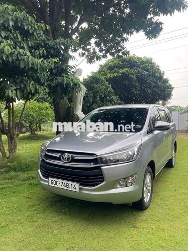 cần bán 1 xe innova 2018 xe chất zin
