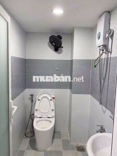 CHO THUÊ PHÒNG FULL NỘI THẤT CỬA KÍNH NGAY THOẠI NGỌC HẦU,ÂU CƠ,ĐH VH