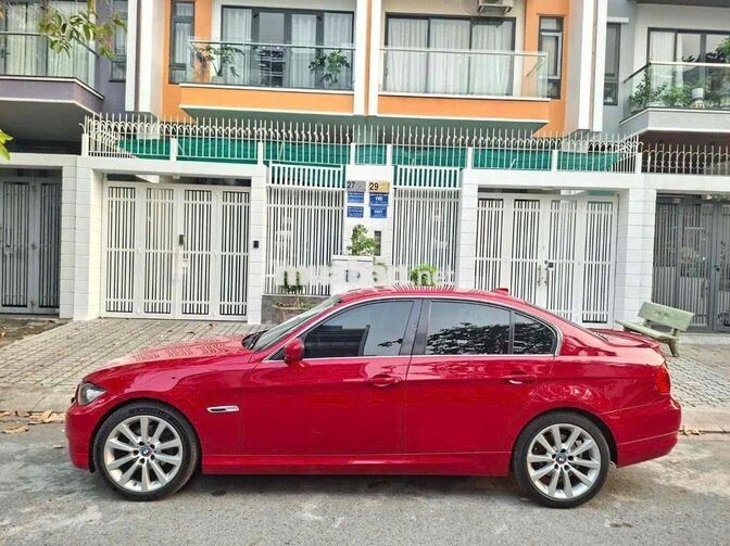 BMW 320i 2011 Đỏ