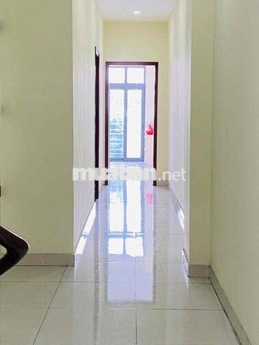 Nhà mặt tiền hà huy giáp dưới chân cầu ngã tư ga có cầu thang máy