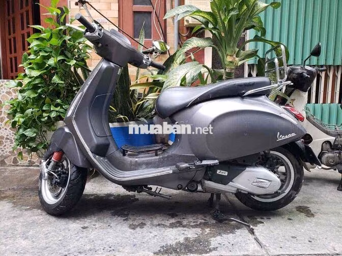 Vespa 125 Sprint Xám 2018